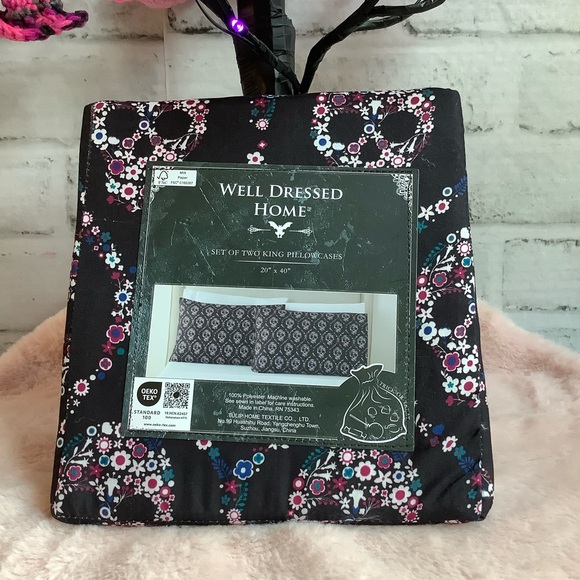 WELL DRESSED HOME 2pk Floral Skulls Pillowcase Set - Picture 2 of 7